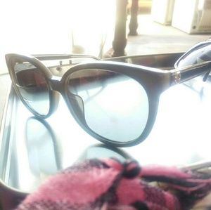 *Authentic* NWT Ladys Gucci sunglasses